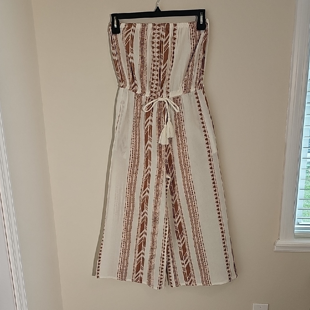 Elan Strapless Jumpsuit. Tribal Print. Size Meduim. Pockets.